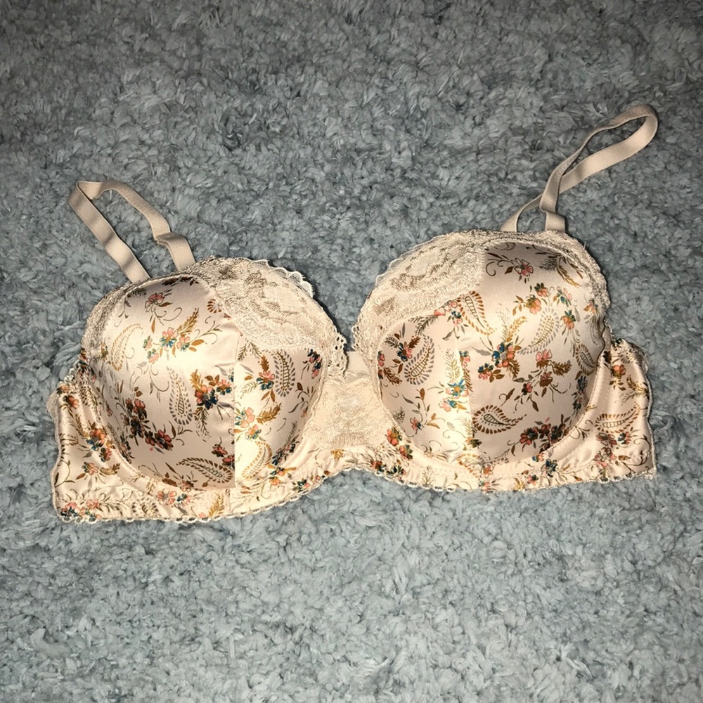 Victoria Secret floral bra with lace detail
